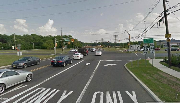Left turn intersection street level